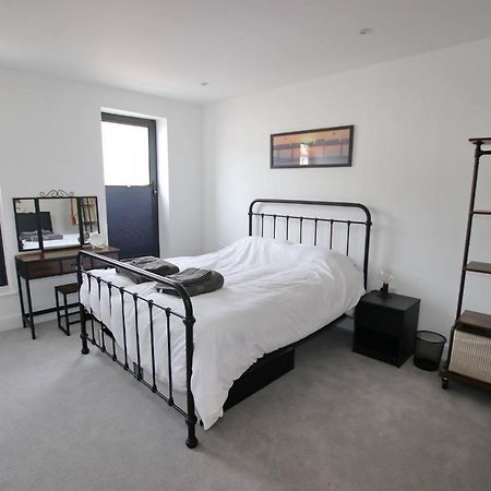 Modern Home For Small Groups By Stones Throw Apartments - Free Parking - Sea View Worthing Exterior photo